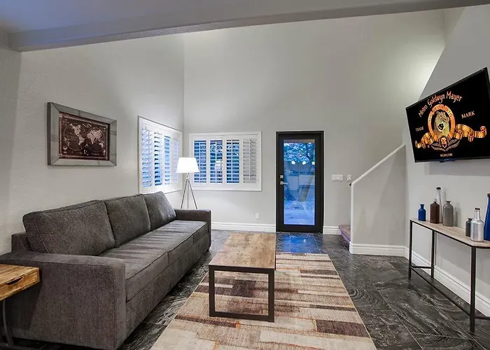 Private Pool Oasis With Hot Tub & Golf Simulator * Scottsdale