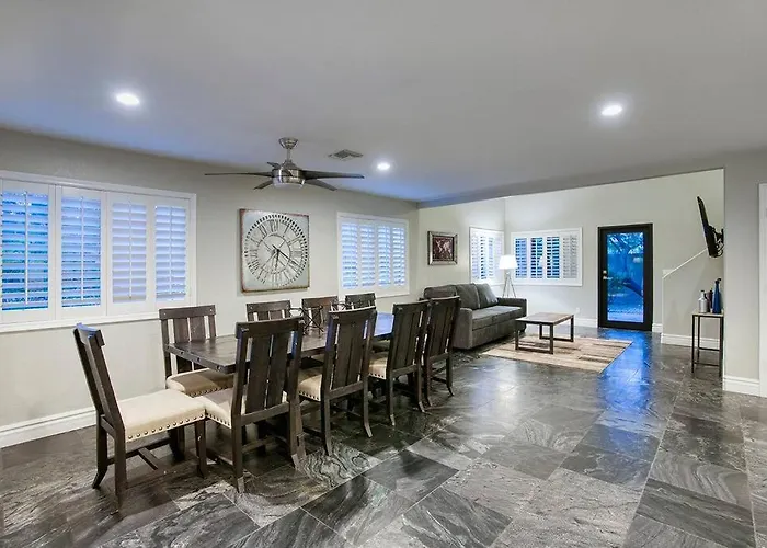 Private Pool Oasis With Hot Tub & Golf Simulator * Scottsdale